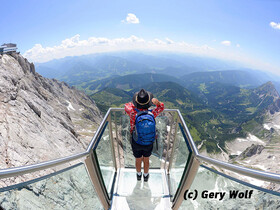Stairway to nothingness - The Dachstein | © Gery Wolf